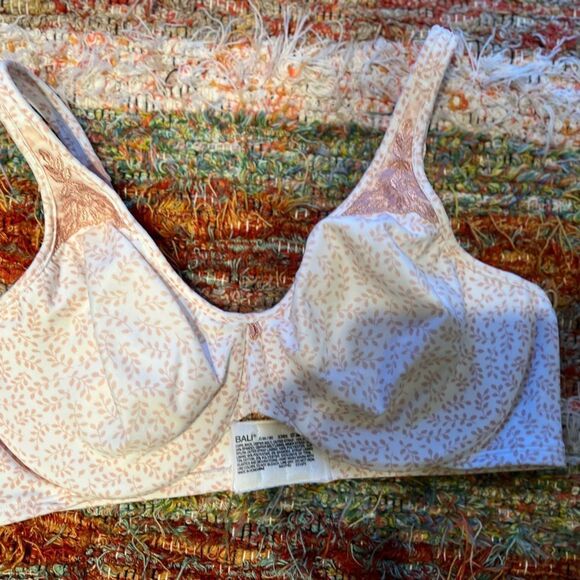 Bali bra Sz. 36D underwire! New without tags! - Picture 3 of 4